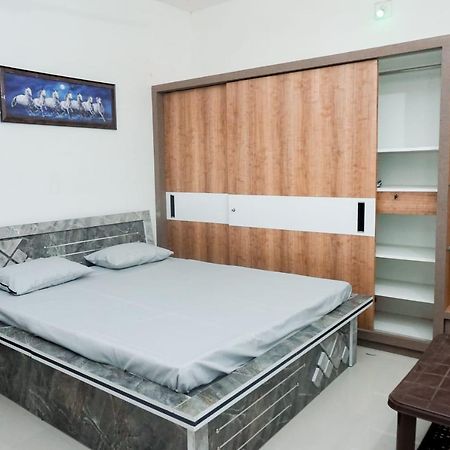 Mahadev Premium Homestay Garudeshwar エクステリア 写真