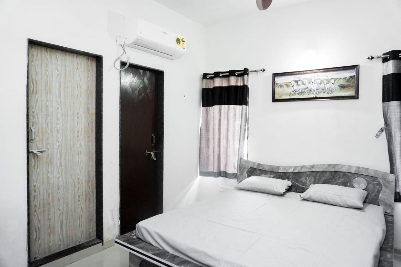 Mahadev Premium Homestay Garudeshwar エクステリア 写真